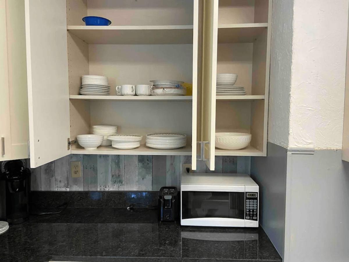 Cozy 3 & 4 Bed Home 2 Blocks To Hospitals & Lambeau Green Bay Ngoại thất bức ảnh