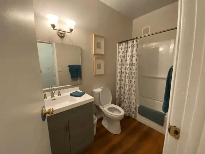 Cozy 3 & 4 Bed Home 2 Blocks To Hospitals & Lambeau Green Bay Ngoại thất bức ảnh